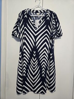 Rumia Navy White Chevron Print Dress 2XL V Neck Short‎ Sleeve Flowy